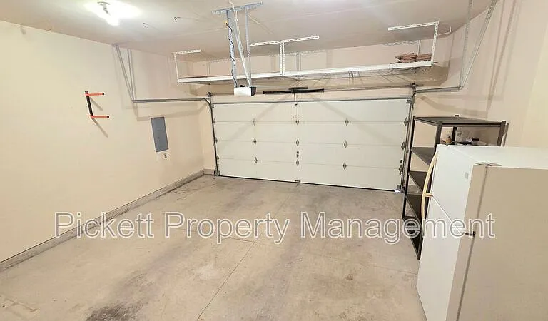 133 NE Gilmax Ln — Photo 23