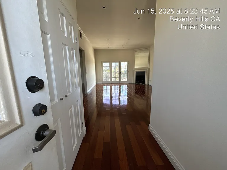 Chateau Beverly — Photo 15