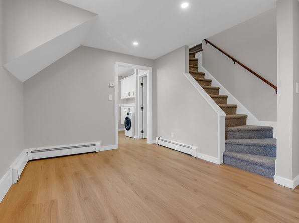 163 Curve St APT M3