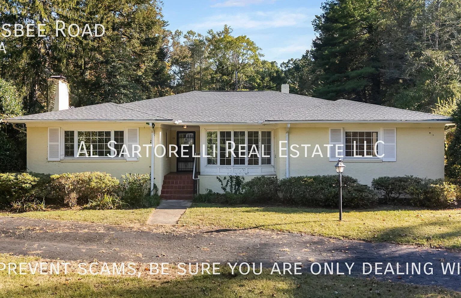 Spacious 3BR Ranch in the Biltmore Forest Area — Photo 1