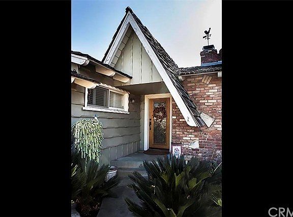 2nd image of 2724 E Cameron Ave