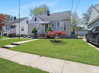 295 Saint James Ave, Woodbridge, NJ 07095