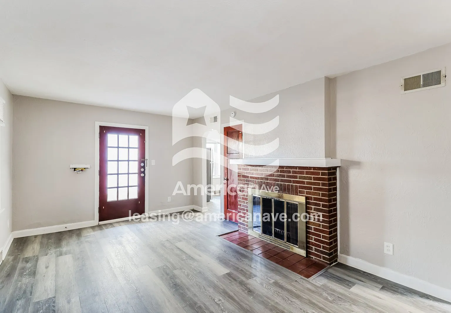 2 bed, 1.0 bath, 972 sqft, $1,147 — Photo 2