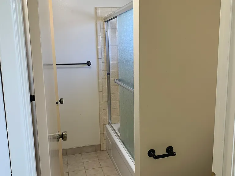 Pinehaven Garden Apartments — Photo 25