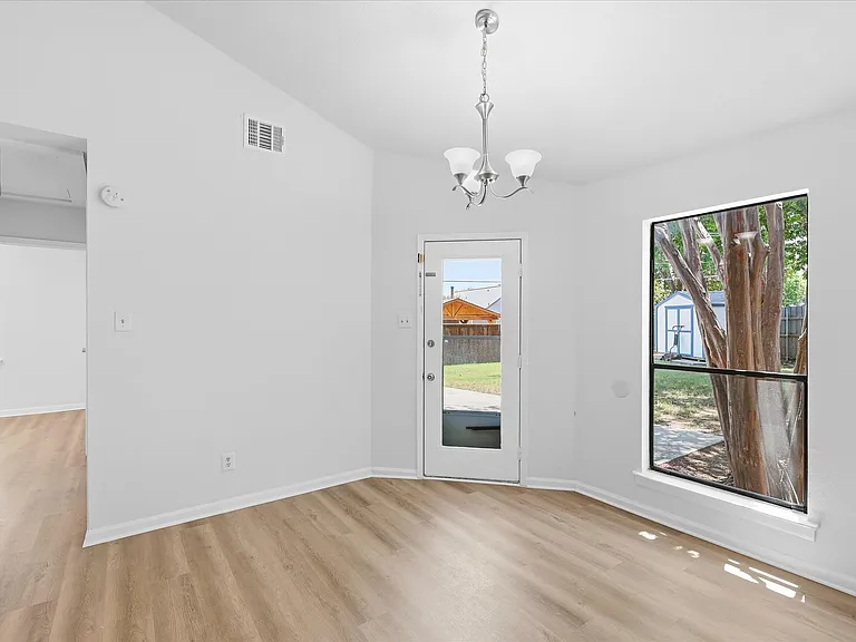 102 Pinyon Ln — Photo 6
