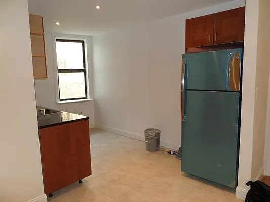 Rented by Vassiliou Group | media 5