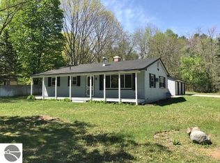 909 E 4th St, Bellaire, MI 49615