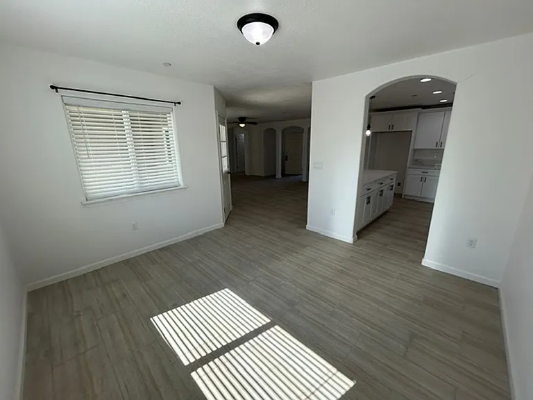 820 N Cypress St — Photo 16