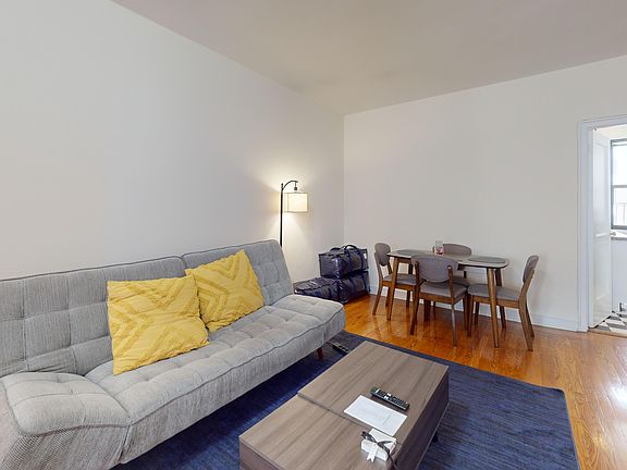 3rd image of 246 E 46th St APT 7D