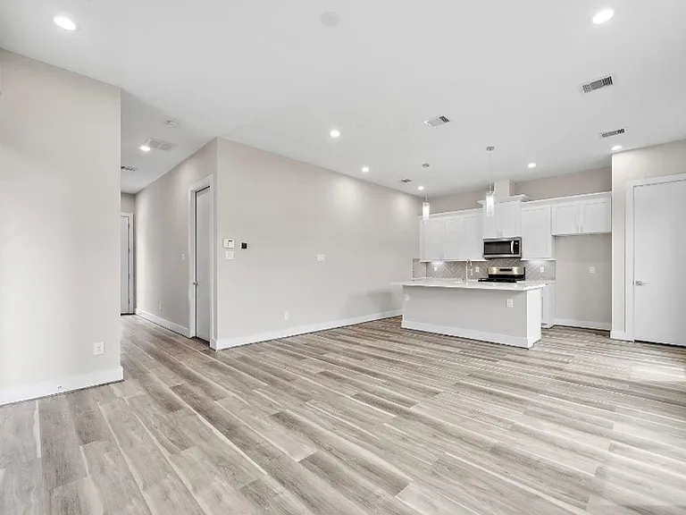 7522 Sandle St — Photo 5