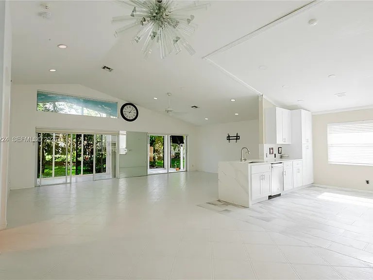 7577 Caprio Dr — Photo 8
