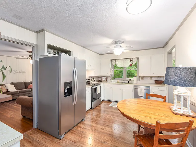 128 Laurie Cir — Photo 11
