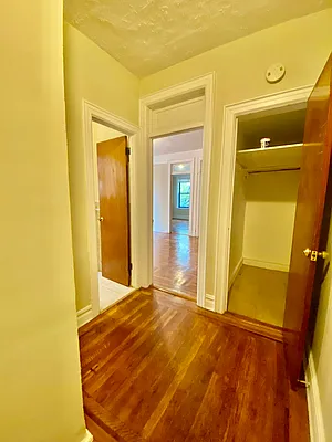 Rented by Zikos Realty Services | media 9