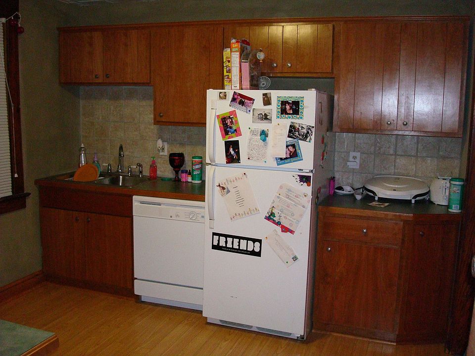 1st image of 192 E Delavan Ave