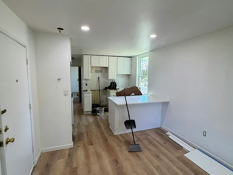 615 Chandler Ave #1 — Photo 5