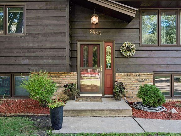 3rd image of 8485 Red Oak Dr