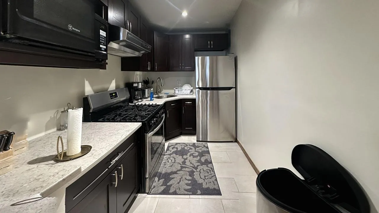220 Lexington Avenue — Photo 4
