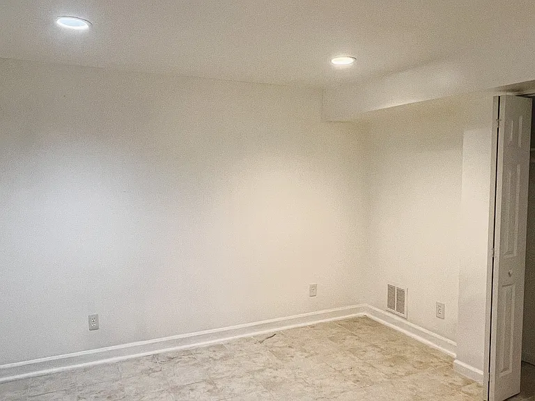 200 Colesville Manor Dr — Photo 16