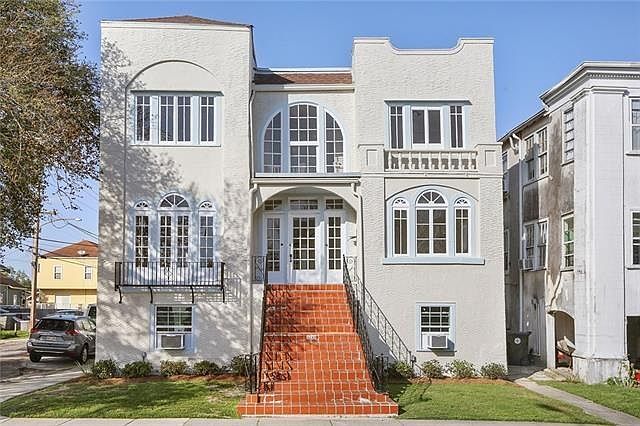 1st image of 4237 Fontainebleau Dr #B