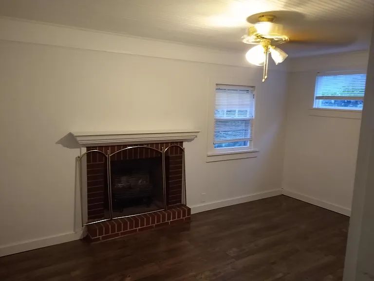 1712 Good Hope St — Photo 6
