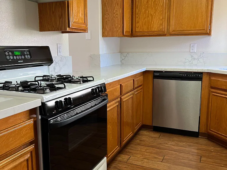 831 Sandberg Ln — Photo 11