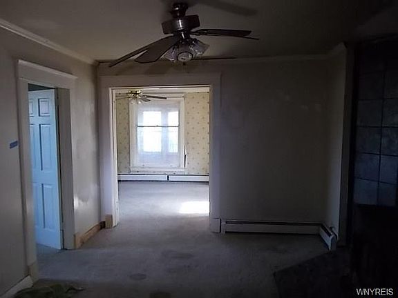 5th image of 582 E Goundry St