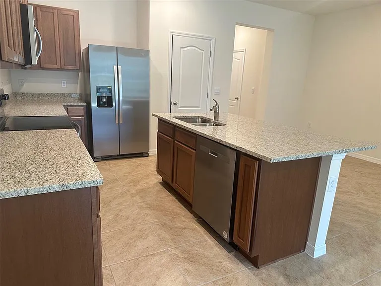 1631 Thicket Ave — Photo 3