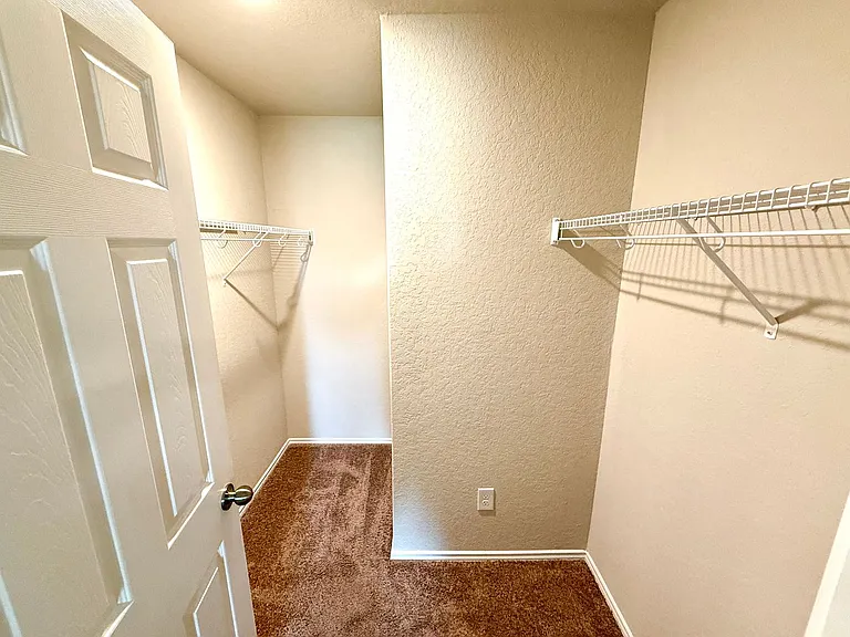 7614 Crestway Rdg — Photo 17