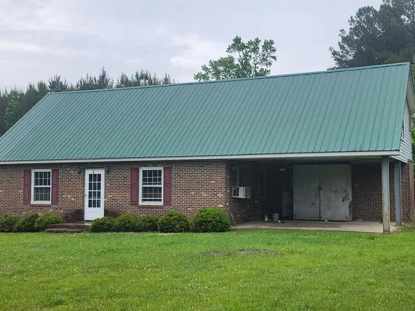 581 Hallsboro Road, Clarkton, NC 28433