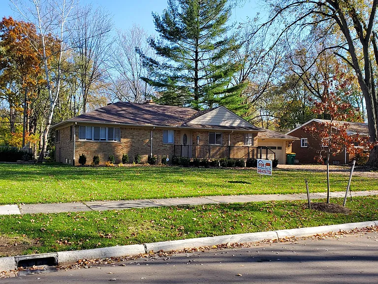 22814 Mayfield Ave — Photo 1