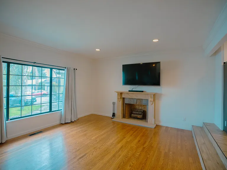 4180 Perkins Ct — Photo 2
