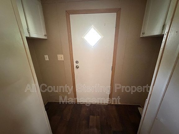 4th image of 109 SW Socket Gln