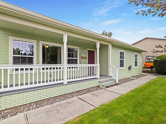 2nd image of 2537 18th St