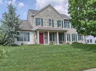1808 Windrow Dr, Lancaster, PA 17602