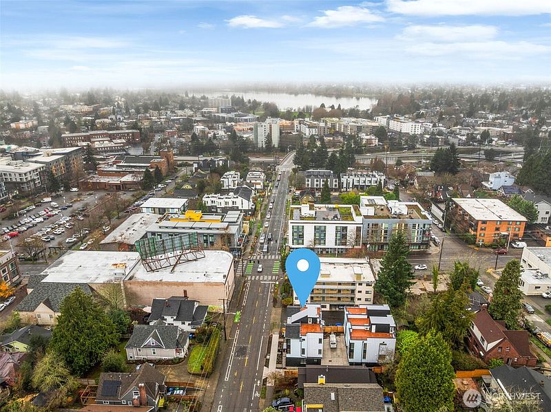 5th image of 1014 B NE 70th Street