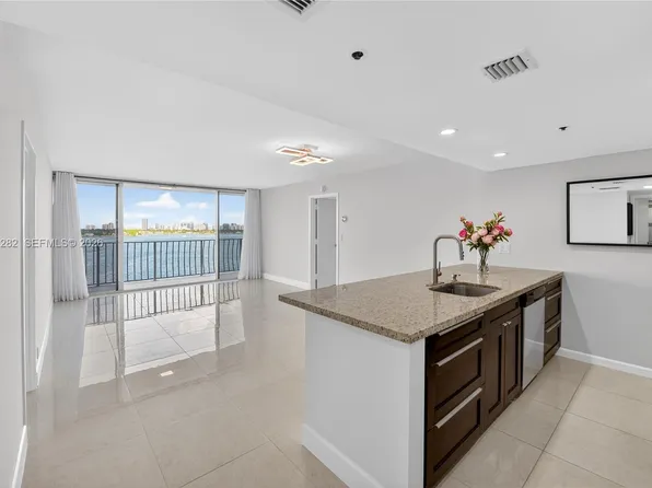 7601 E Treasure Dr APT 1119, North Bay Village, FL 33141