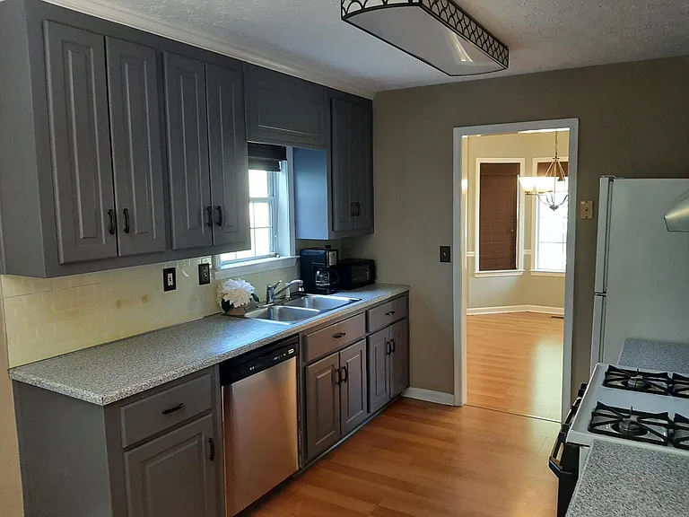 411 Hearthstone Way — Photo 22