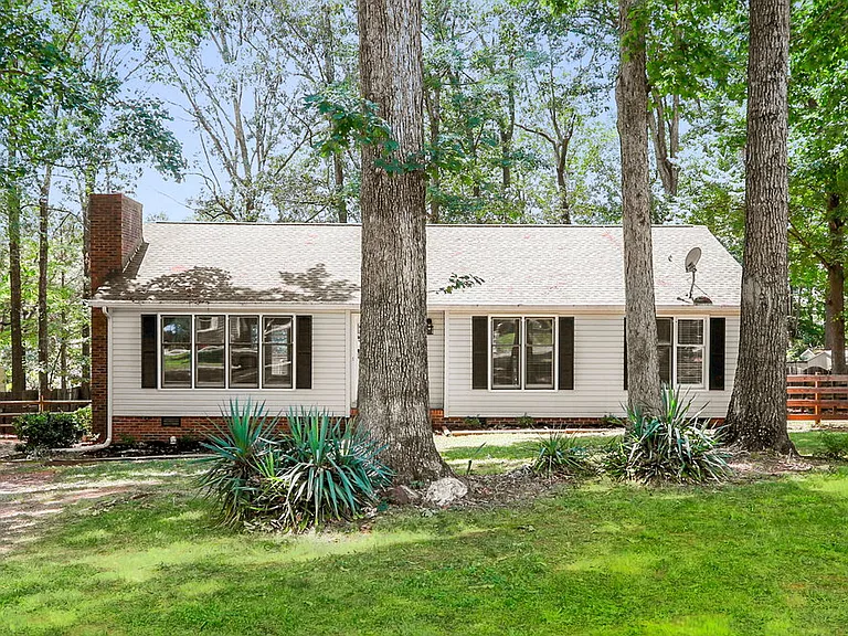 3504 Hickory Nut Ct — Photo 1