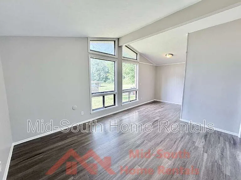 2298 Dells Ave — Photo 6