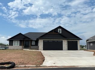 2626 Willow Grove Ln, Green Bay, WI 54311