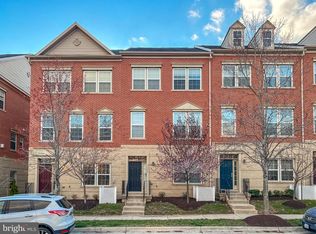 7886 Crescent Park Dr, Gainesville, VA 20155