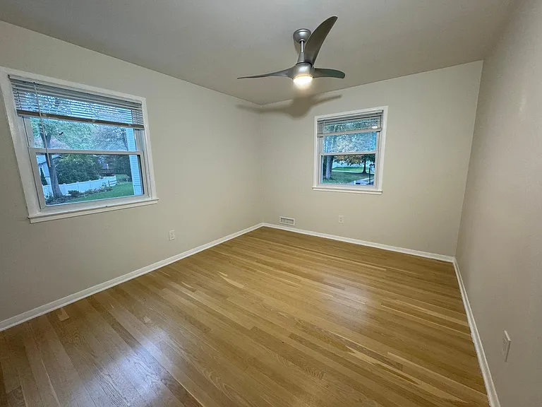 Upstairs bedroom.