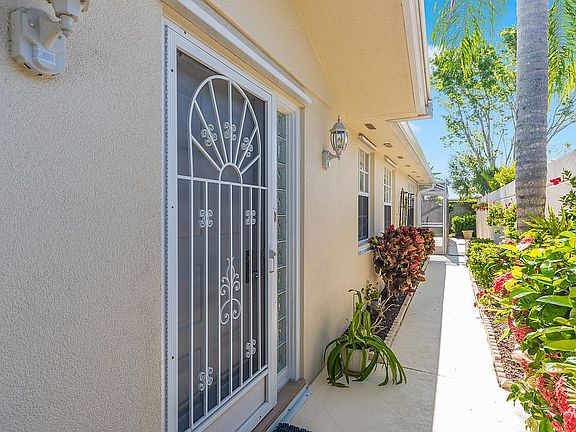 4th image of 1642 SW Waterfall Blvd