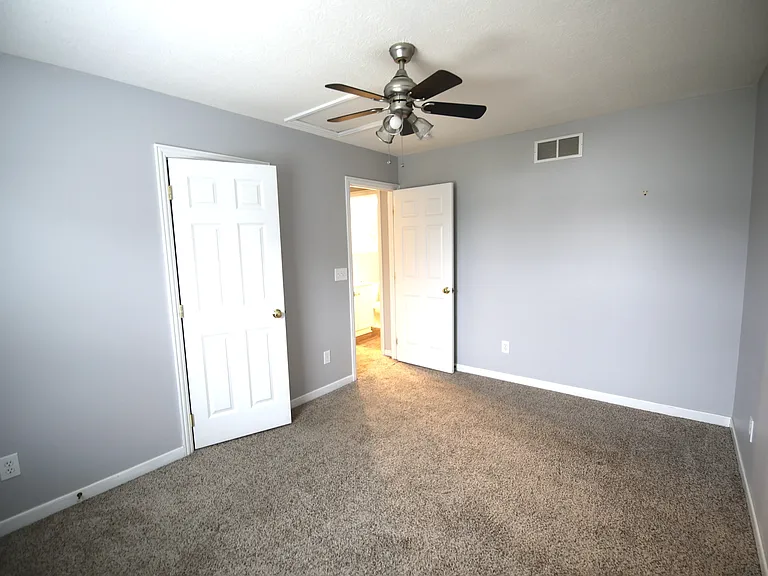 4400 Greensbury Dr — Photo 49