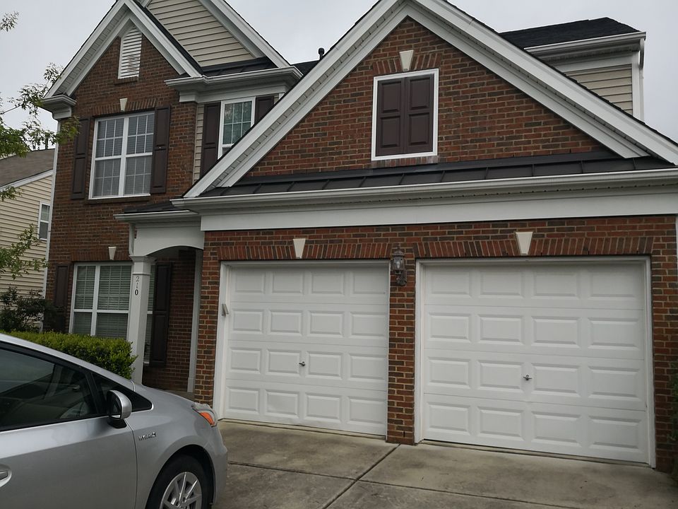1st image of 210 Oswego Ct