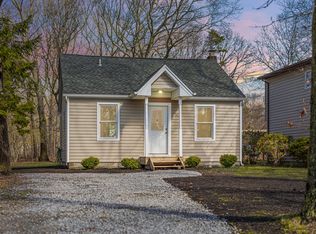 31 Beatrice Dr, Shirley, NY 11967