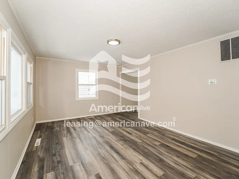 1509453_004_living_room_13645494.jpg