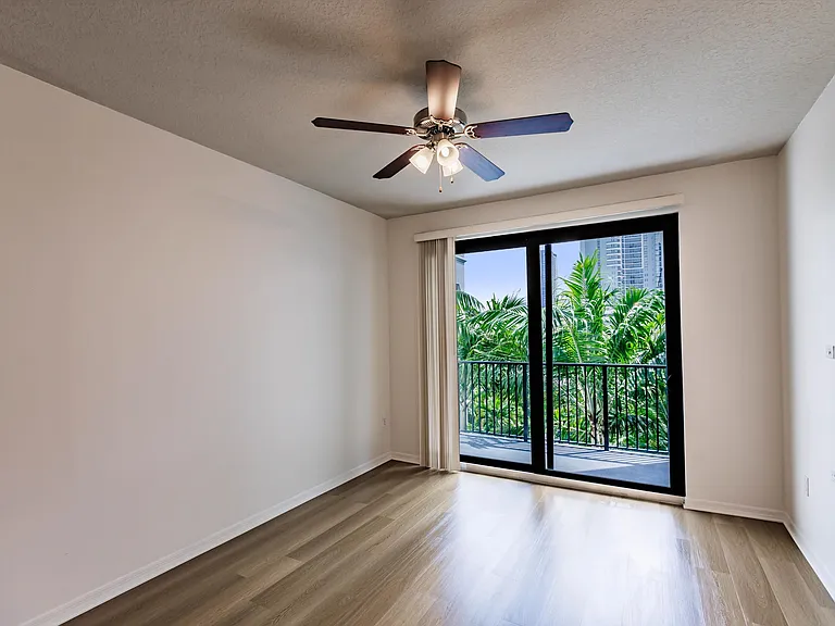 Aviah Flagler Village — Photo 112