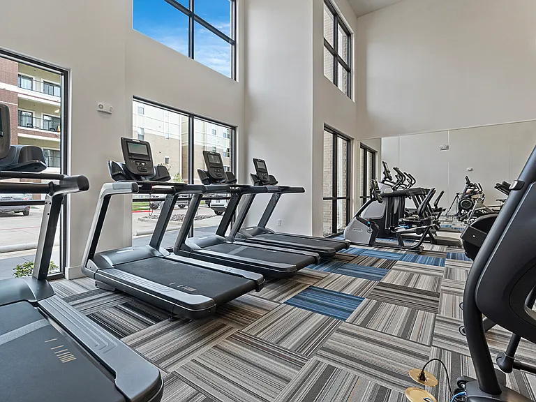Luxe at Mercer Crossing — Photo 9