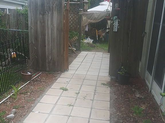 5th image of 21415 Campbell Dr